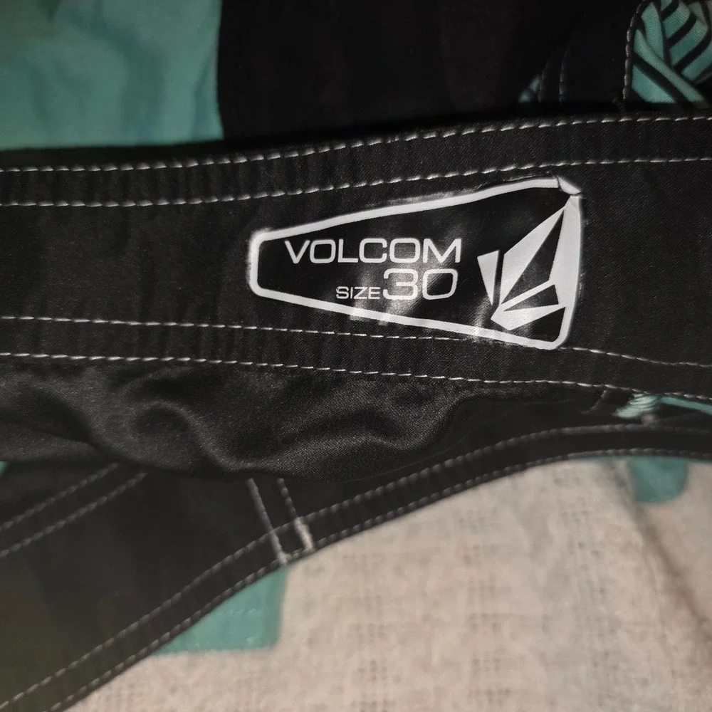 Volcom dive into